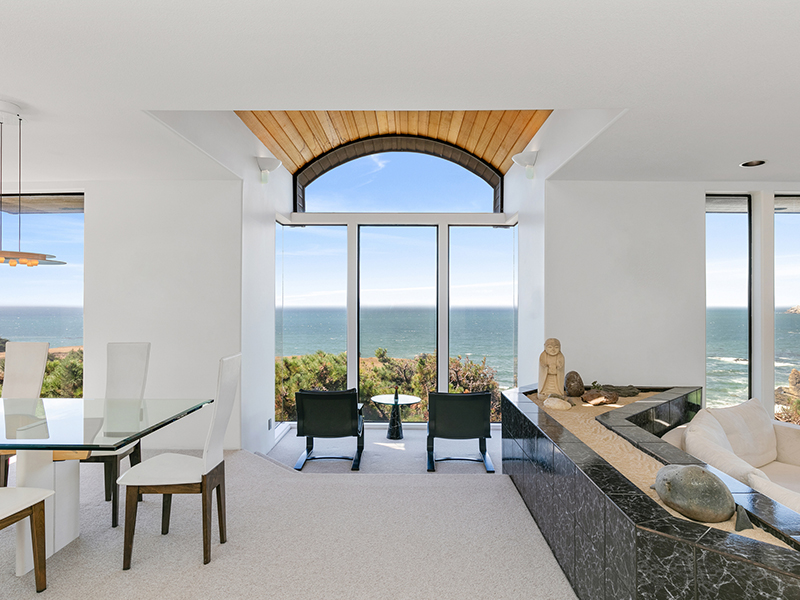 How to sell a home with a view